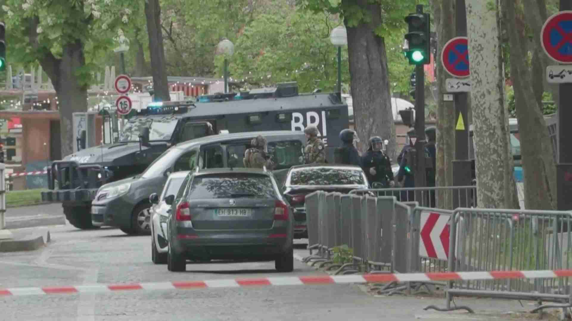フランス・パリ　イラン領事館に男が立てこもり　爆発物のようなもの所持か | TBS NEWS DIG