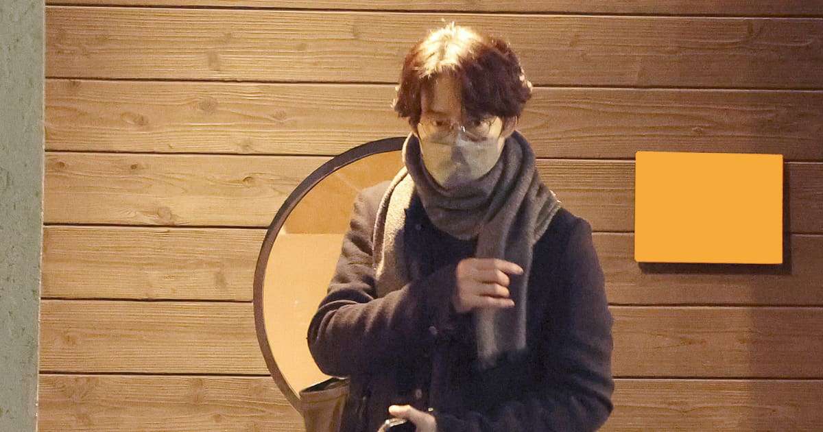 私生活が謎に包まれた男・竹野内豊 ″最後の独身大物俳優″が一人メシに選んだ場所 | FRIDAYデジタル
