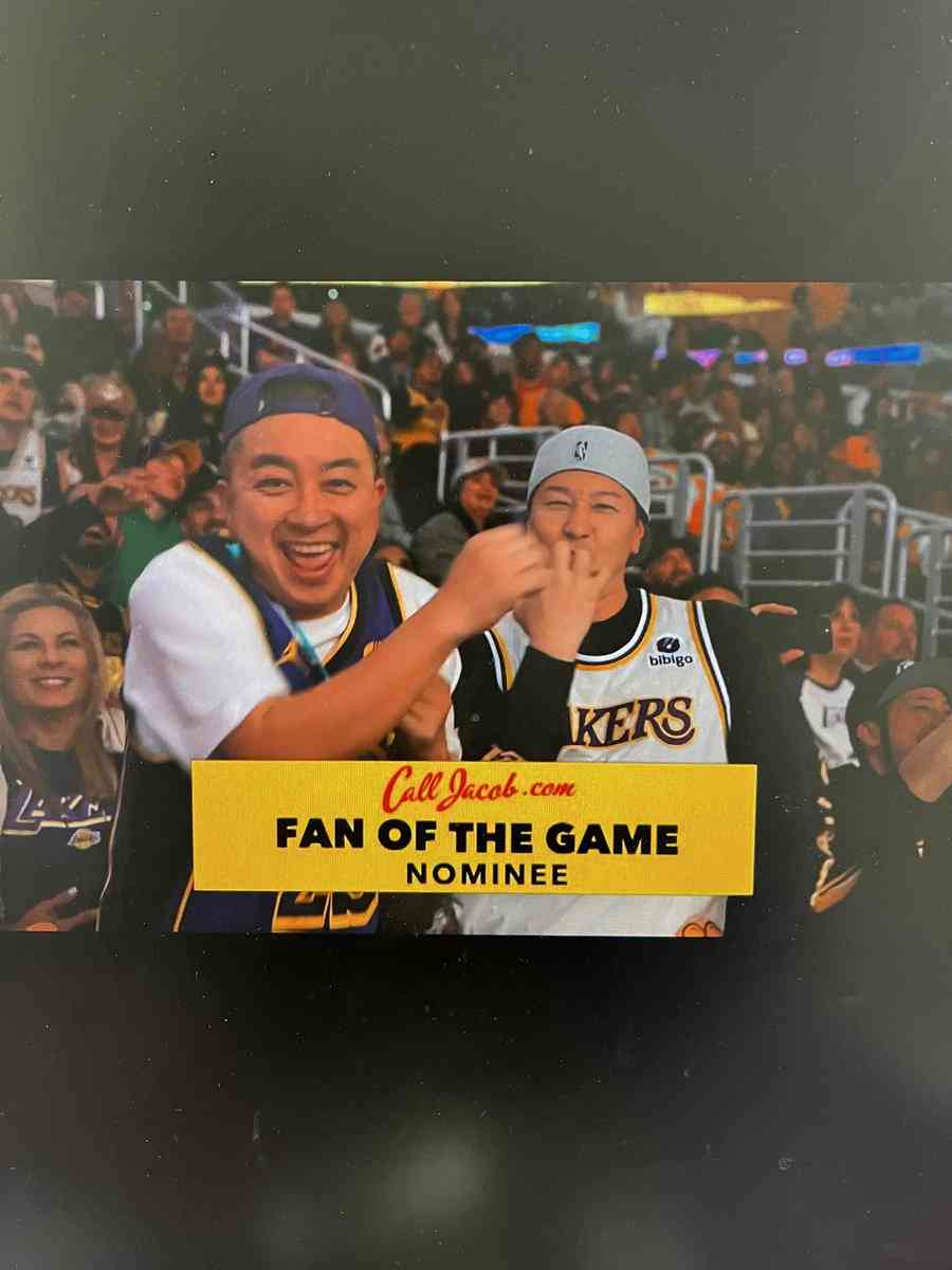 「マジ笑った」NBAの試合中継に映りこんだ“超人気お笑いコンビ”にSNS衝撃「すっごいいい笑顔」