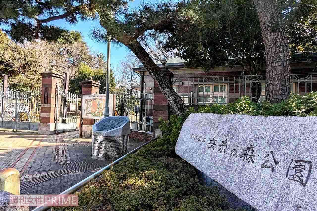 「おぞましい」小学校の校庭と一体の区立公園でセクシービデオ撮影が物議、同公園は「申請の記憶ない」