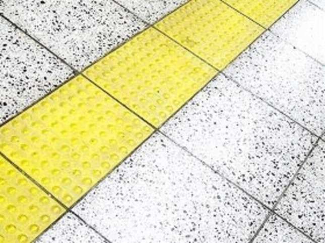 「収益目的の撮影はお断り」宇都宮駅に貼り紙 乗客映り込みで苦情、JR東が「お願い」