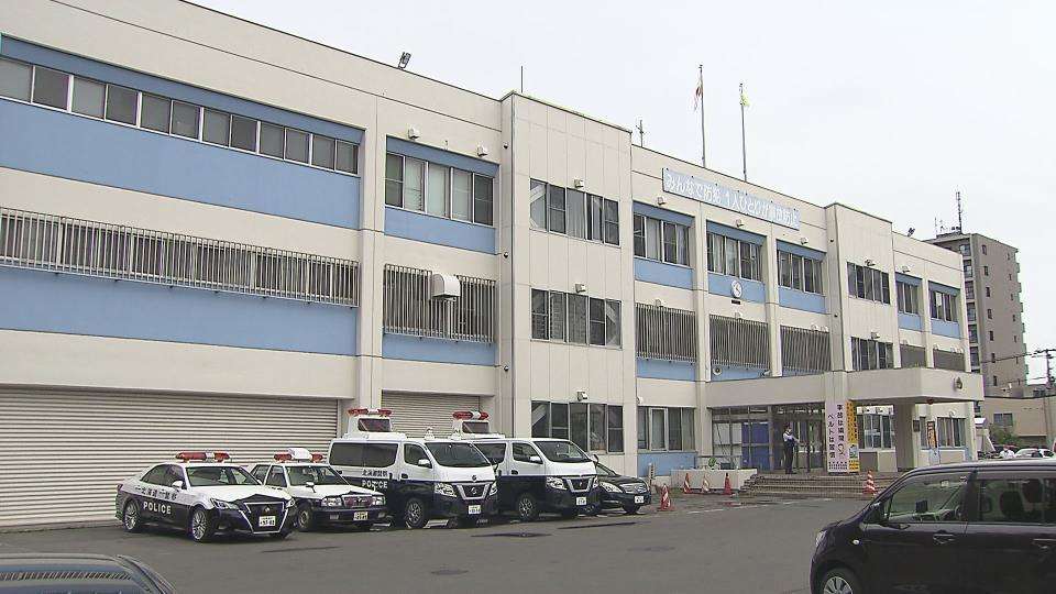 交際中の女性の“幼い息子”に腹を立て、自宅マンションの共同スペースで…目撃した人が児相に連絡、翌日逮捕の22歳の専門学校生「腹を蹴ったことに、間違いありません」|HBC NEWS｜HBC北海道放送