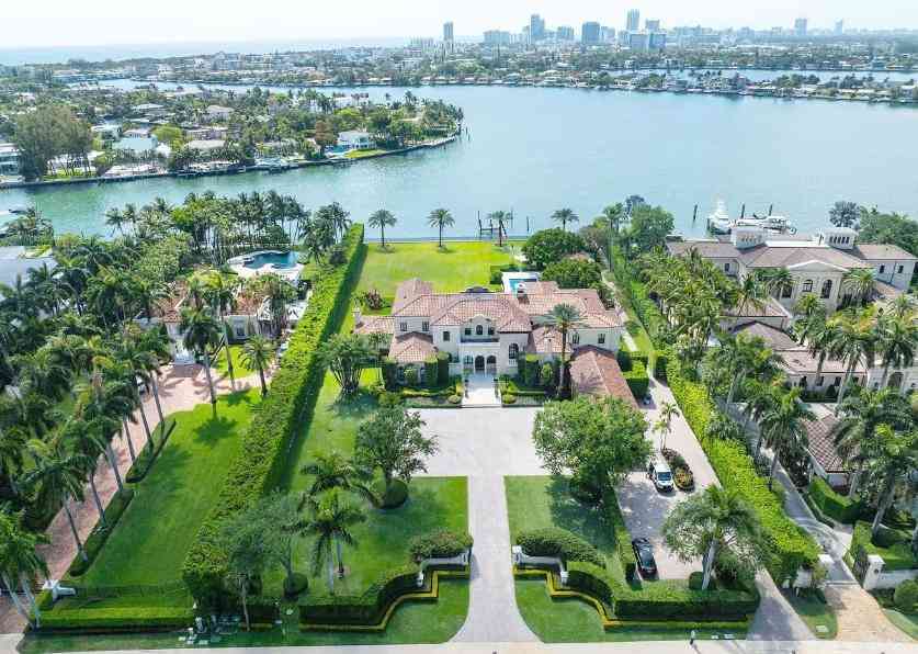 アマゾン創業者ジェフ・ベゾスが米フロリダ州「超富豪島」に建てた″137億円新豪邸″の全貌