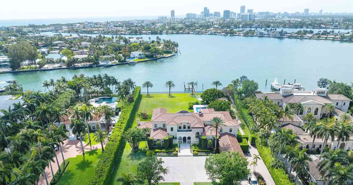 アマゾン創業者ジェフ・ベゾスが米フロリダ州「超富豪島」に建てた″137億円新豪邸″の全貌 | FRIDAYデジタル