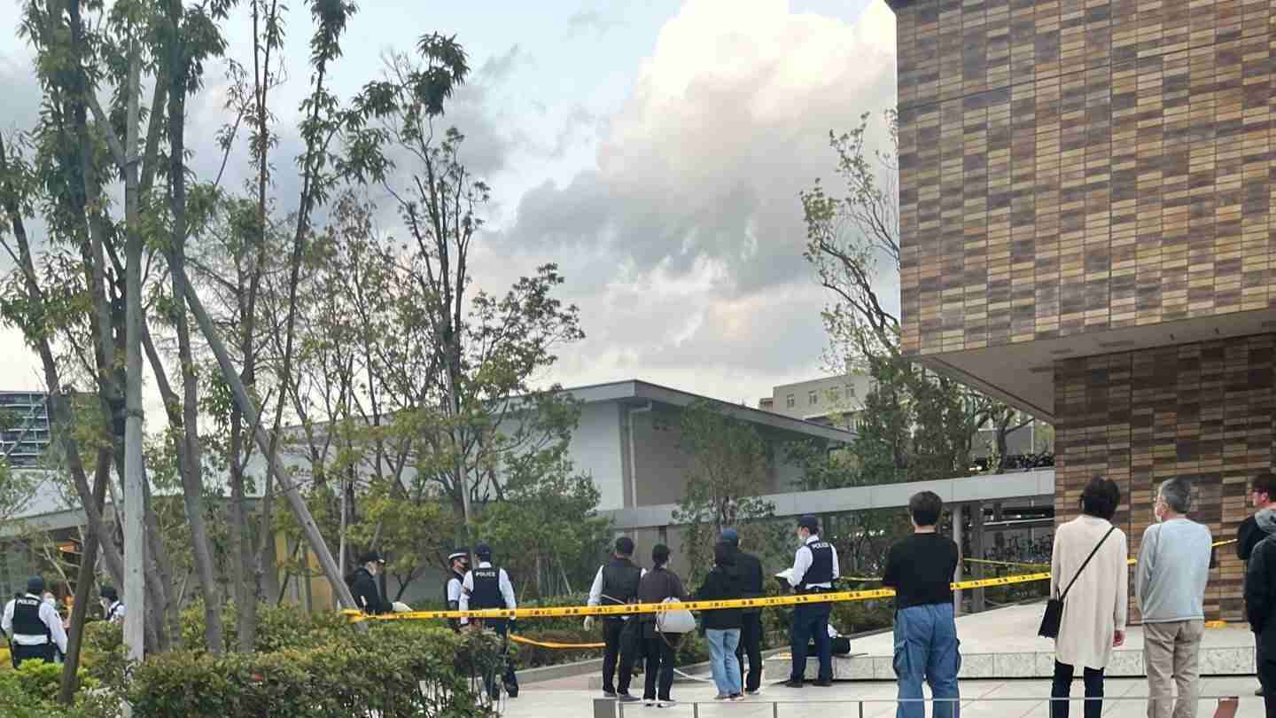 「ドンという音が…」タワーマンション20～30階のベランダから転落か　3歳の女の子が死亡　53階建ての高層マンション植え込み近くで見つかる　広島