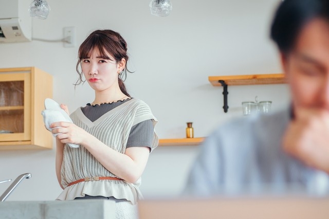 既婚女性の約3人に1人が「夫のことが嫌い」！　不満続々…「ずっとワンオペ」「文句だけ一丁前」「だらしない」（まいどなニュース） - Yahoo!ニュース