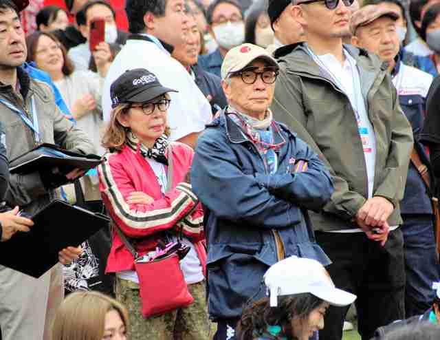 唐沢寿明、山口智子夫妻も駆け抜ける 熊本でクラシックカーラリー