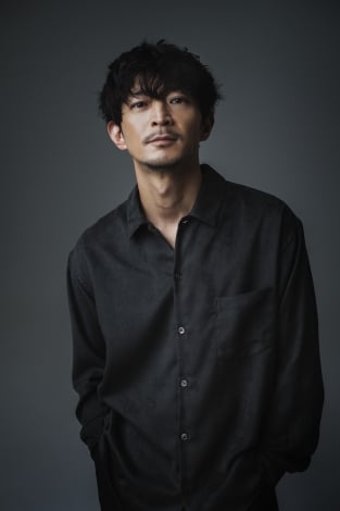 津田健次郎、映画『陰陽師0』ナレーションを担当 低音ボイスが雅な“呪術の世界”へ誘う