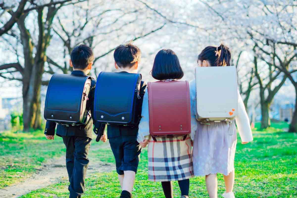【学童の壁】子どもが嫌がる。3年生でも地域によっては入れない。転職を決意するママのケースに学ぶ子育ての“壁”とは？（HugKum） - Yahoo!ニュース