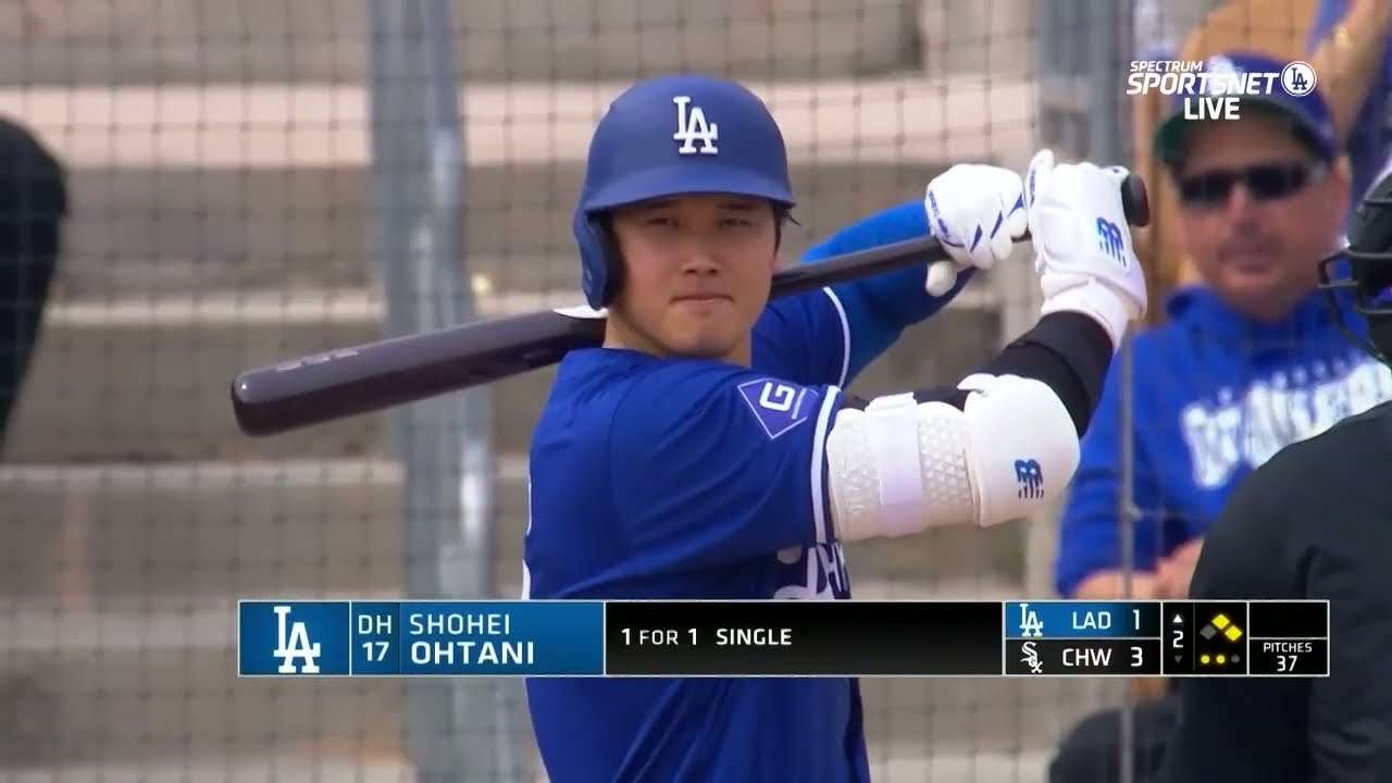 Shohei Ohtani STAYS HOT! Dodgers new star continues hot Spring with 2 hits, stolen base! - YouTube