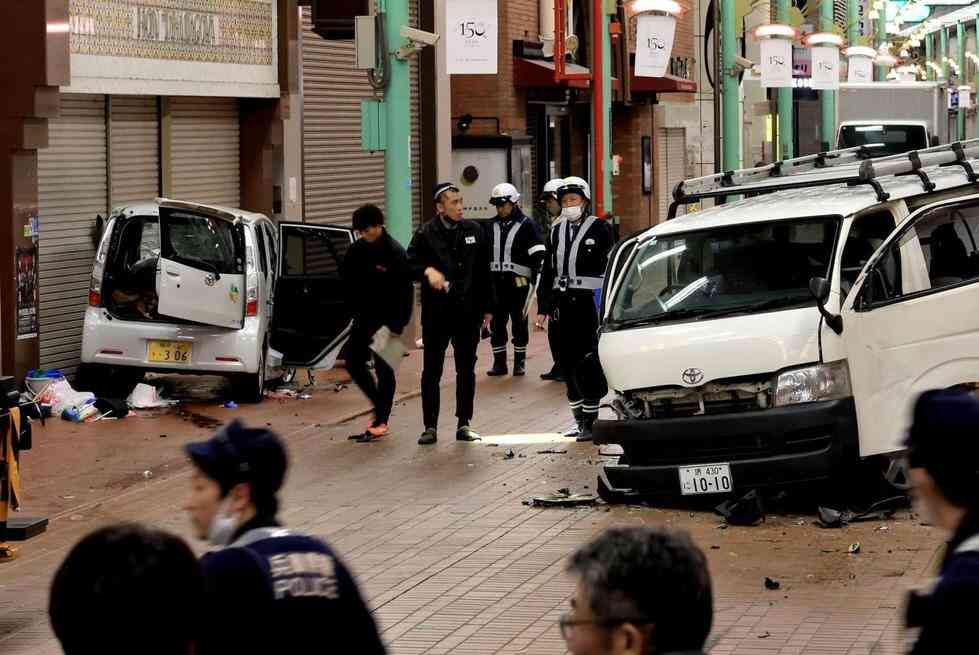 神戸・元町商店街の車暴走事故　運転手からアルコール検出「間違ってアクセル踏んだ」　直後は車が暴走と説明|事件・事故|神戸新聞NEXT