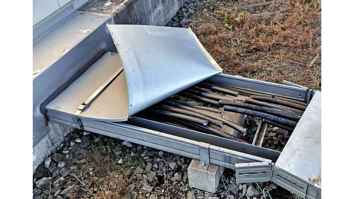 太陽光施設は窃盗団の「宝の山」、無人で防犯手薄…ケーブル盗急増で再エネ発展阻害の恐れ : 読売新聞