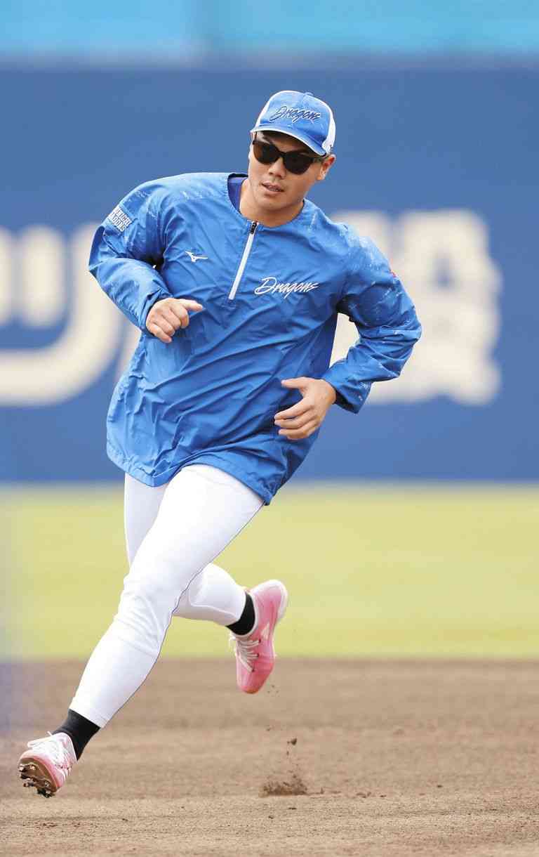 中日・高橋周平、100％ベースランニング　フリー打撃では柵越え連発、最後のチェックは『リアクション』：中日スポーツ・東京中日スポーツ 