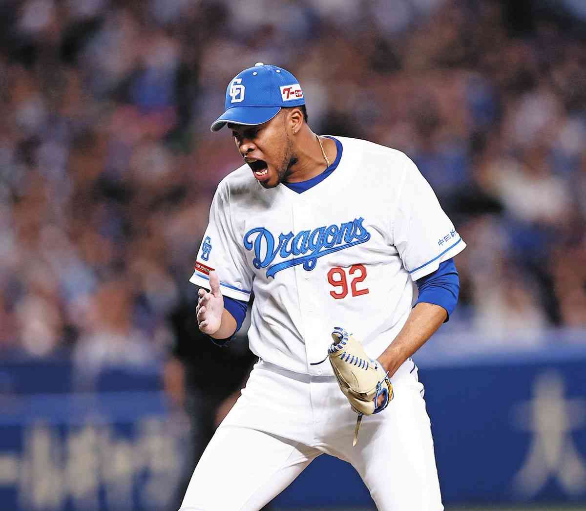 中日守護神ライデル・マルティネス、「本当のことを言うけど、僕はドラゴンズにいたい」 メジャー意欲をCBC『サンデードラゴンズ』で問われ断言、ファン感涙（中日スポーツ） - Yahoo!ニュース
