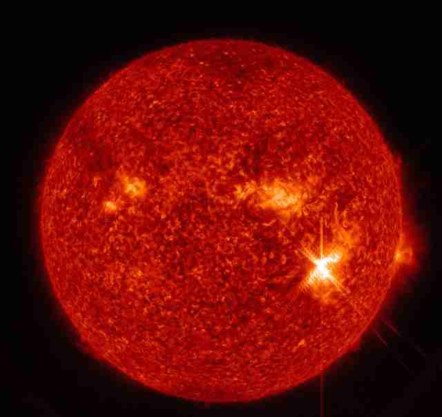 大規模な「太陽フレア」観測　通信障害の可能性も