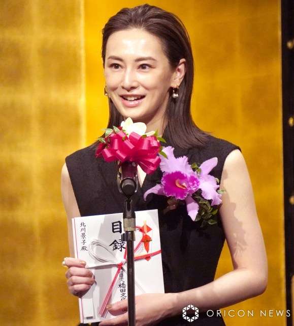 北川景子：第2子出産後初の公の場　「どうする家康」撮影は「子育てと両立できるか不安も」　2児の母として「娘や息子に誇れるように」