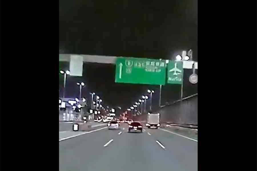「とにかく恐怖」　首都高で危険運転→トンネルで事故　目撃者の動画に衝撃「危険運転とかの次元じゃない」 | ENCOUNT
