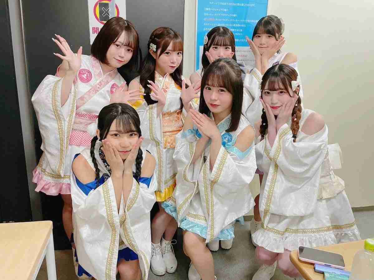 20歳未満も活動、アイドルグループの写真に「加熱式タバコ」　イベント運営「主催スタッフの私物」と釈明