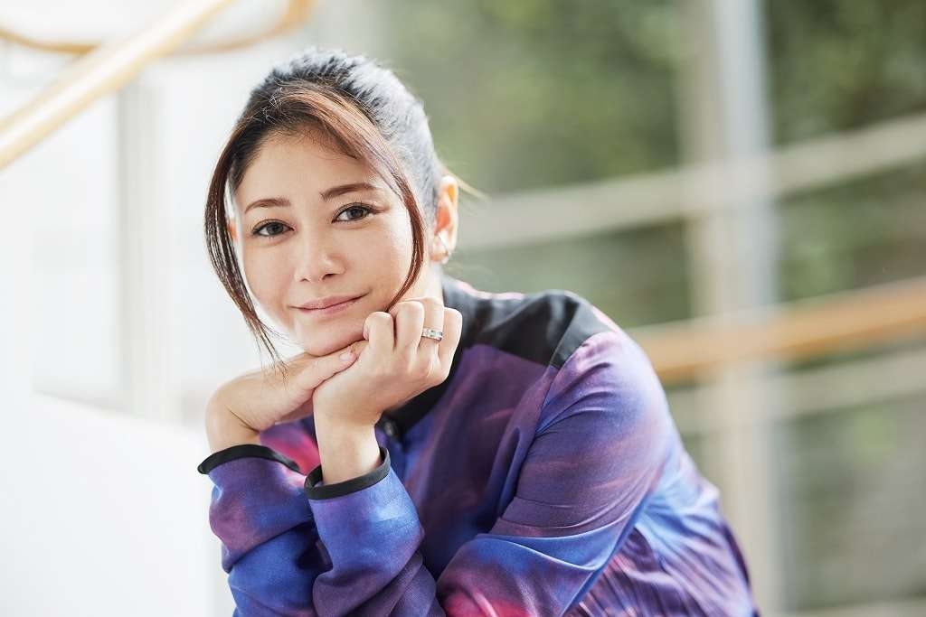 《献身サポート》真木よう子「16歳年下」事実婚パートナーはイケメン俳優、“匂わせ”SNSには妖艶な呼びかけ声で「全方向美少年〜」