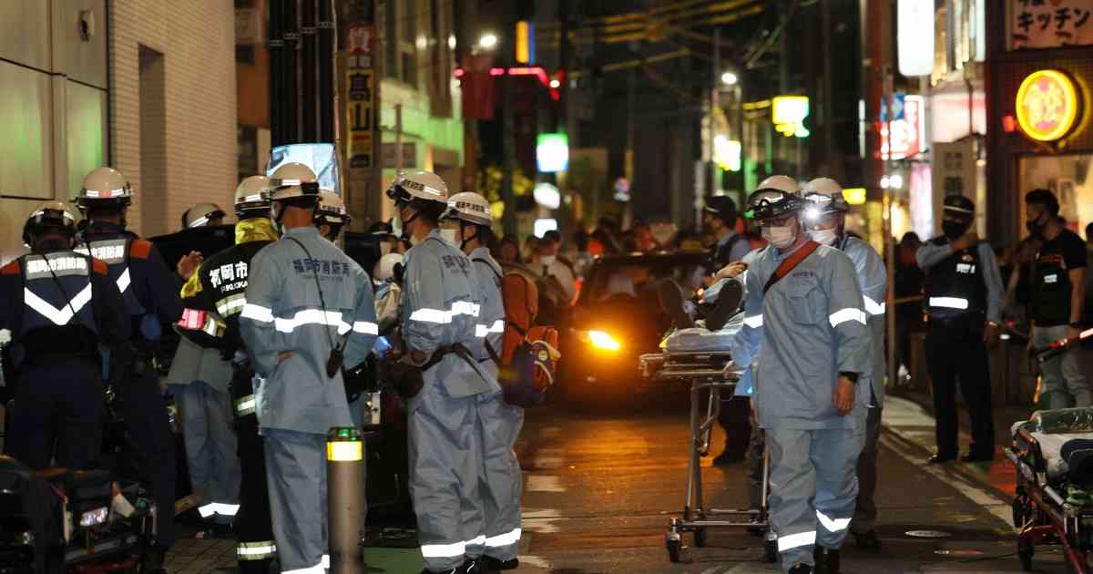 タクシーが歩行者はねたか　「複数人がけが」と通報　福岡の繁華街
