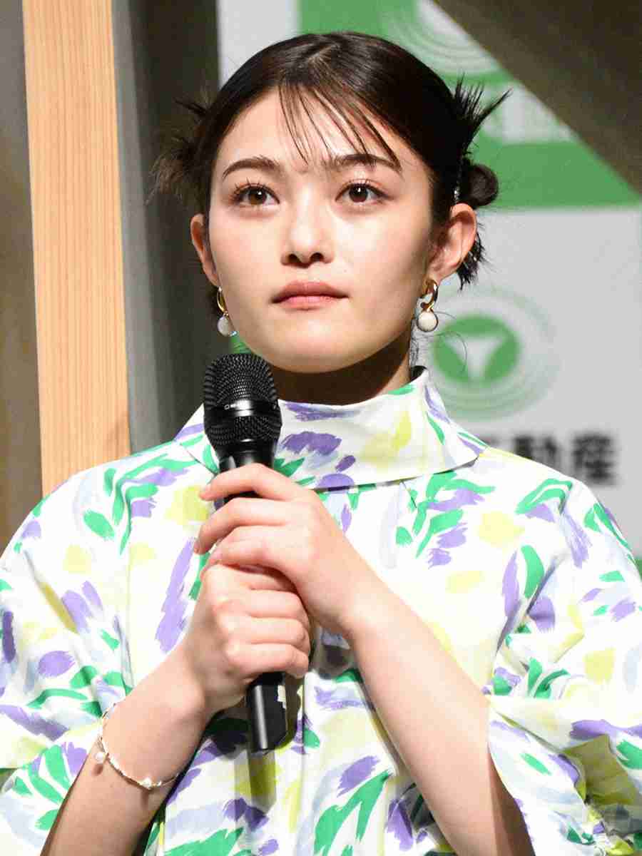 井上咲楽、2年半交際していたオズワルド畠中との破局報告 「嘘をつくことが心苦しく…」