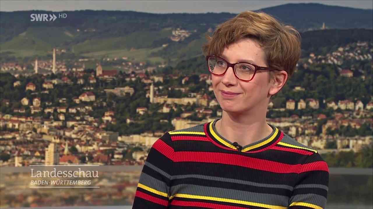 Kleiner Hai - Mit einem Kinderlied zum Internethit - YouTube