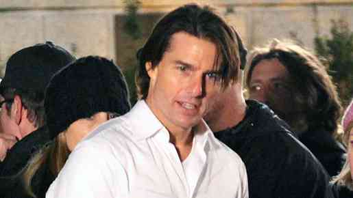 C・シーンが日本の津波被災者救済に寄付。T・クルーズらも寄付を呼びかける姿が(2011年3月15日)｜ウーマンエキサイト(1/2)