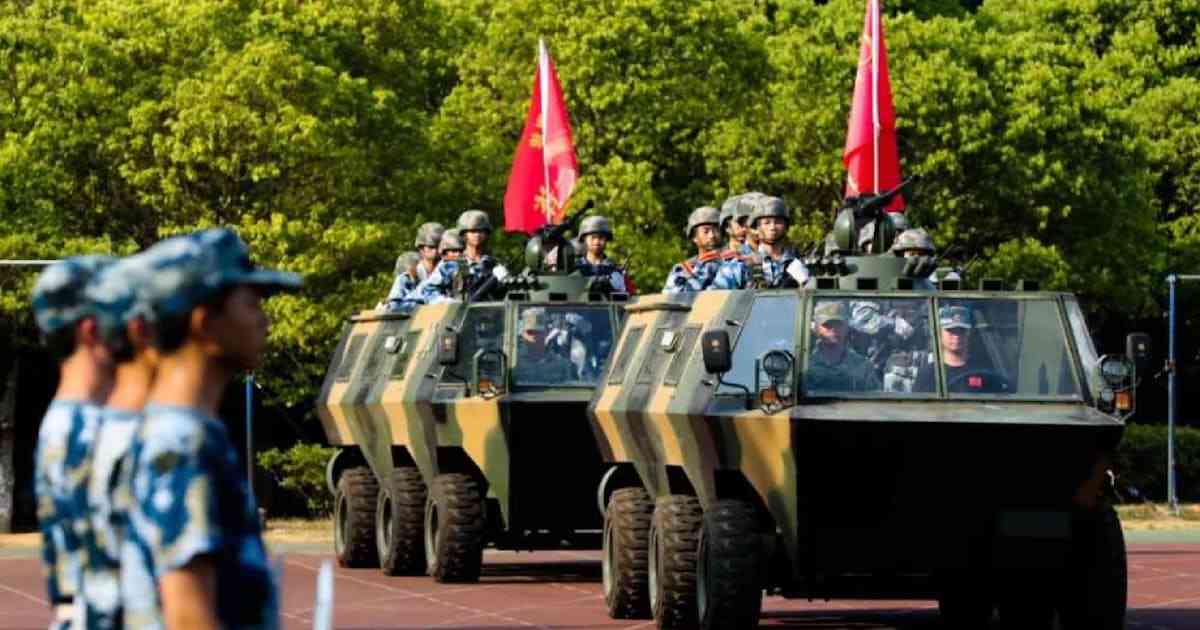 中国、学生に軍事訓練義務付けへ　国防教育強化で法改正 - 日本経済新聞