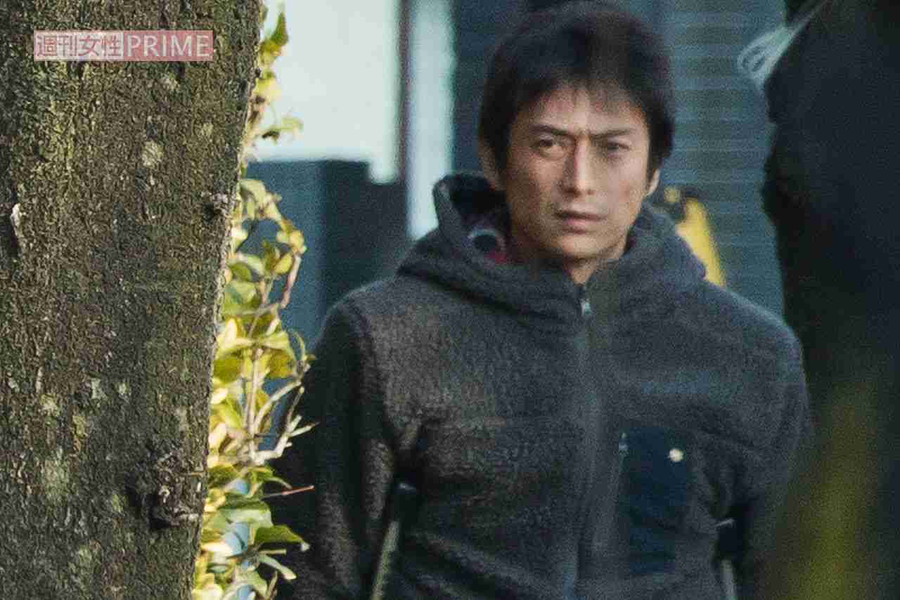 伊勢谷友介、Xで拡散された“路上スケボー”動画が物議「家バレする」「完全に自爆」動画の途中に映り込んだ電柱で住所特定か | 週刊女性PRIME