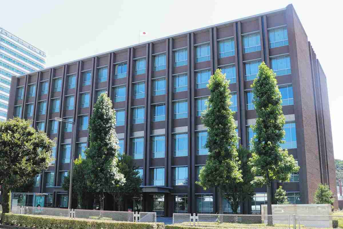 ローラー滑り台で臀部強打し胸椎圧迫骨折　60代女性が慰謝料2000万円求め下呂市を提訴：中日新聞Web