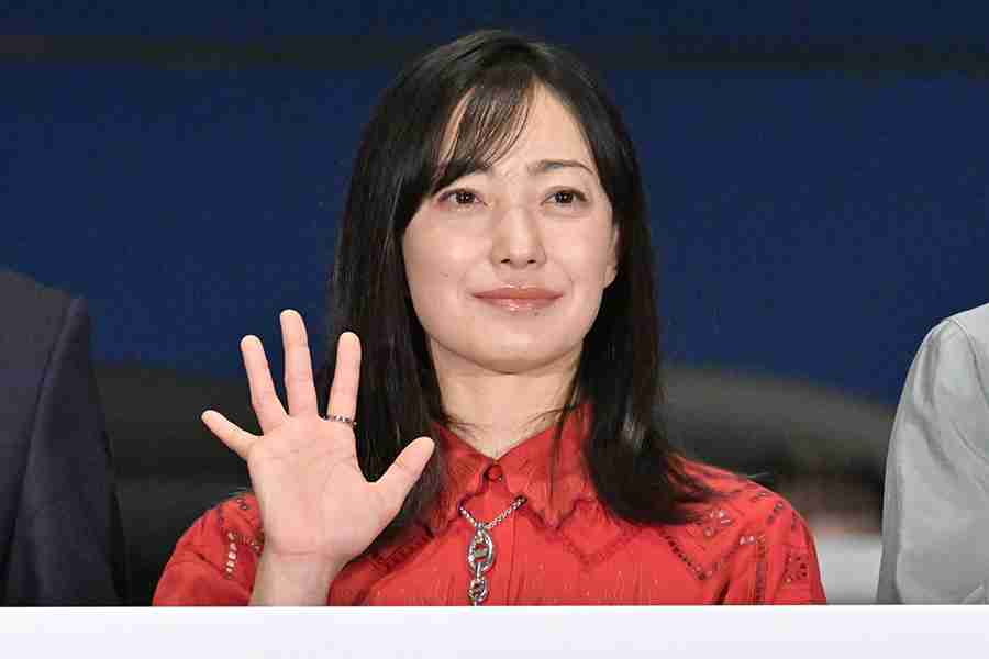 菅野美穂、育児の大変さ実感「イライラすることはしょっちゅう」も…母に感謝「こういう思いをして育ててくれた」 | ENCOUNT