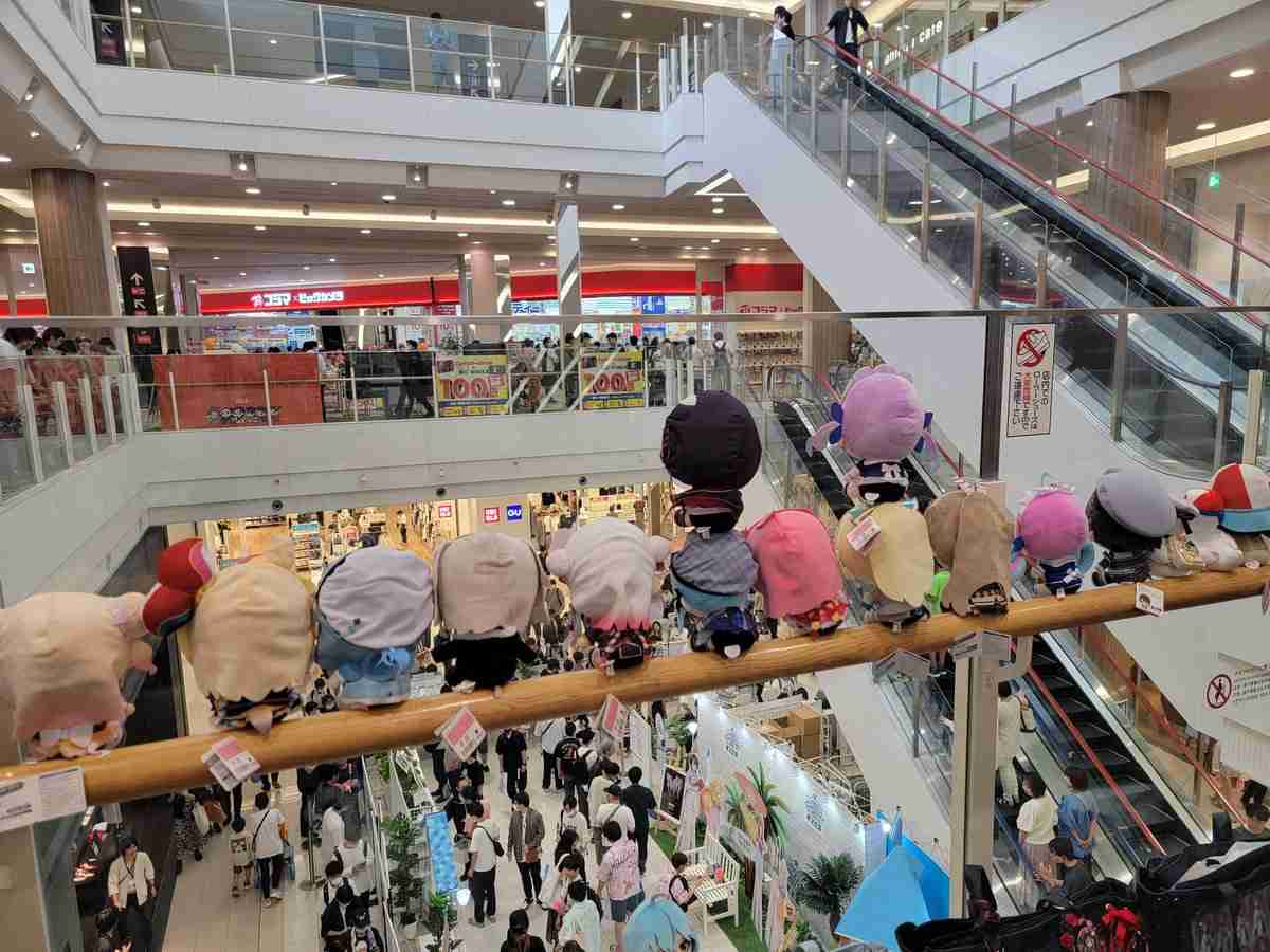 「ホロライブ」イベントでファンの行動が物議…「ぬいぐるみをひろげたりパネルに土下座したりしないでね」とタレントが注意喚起