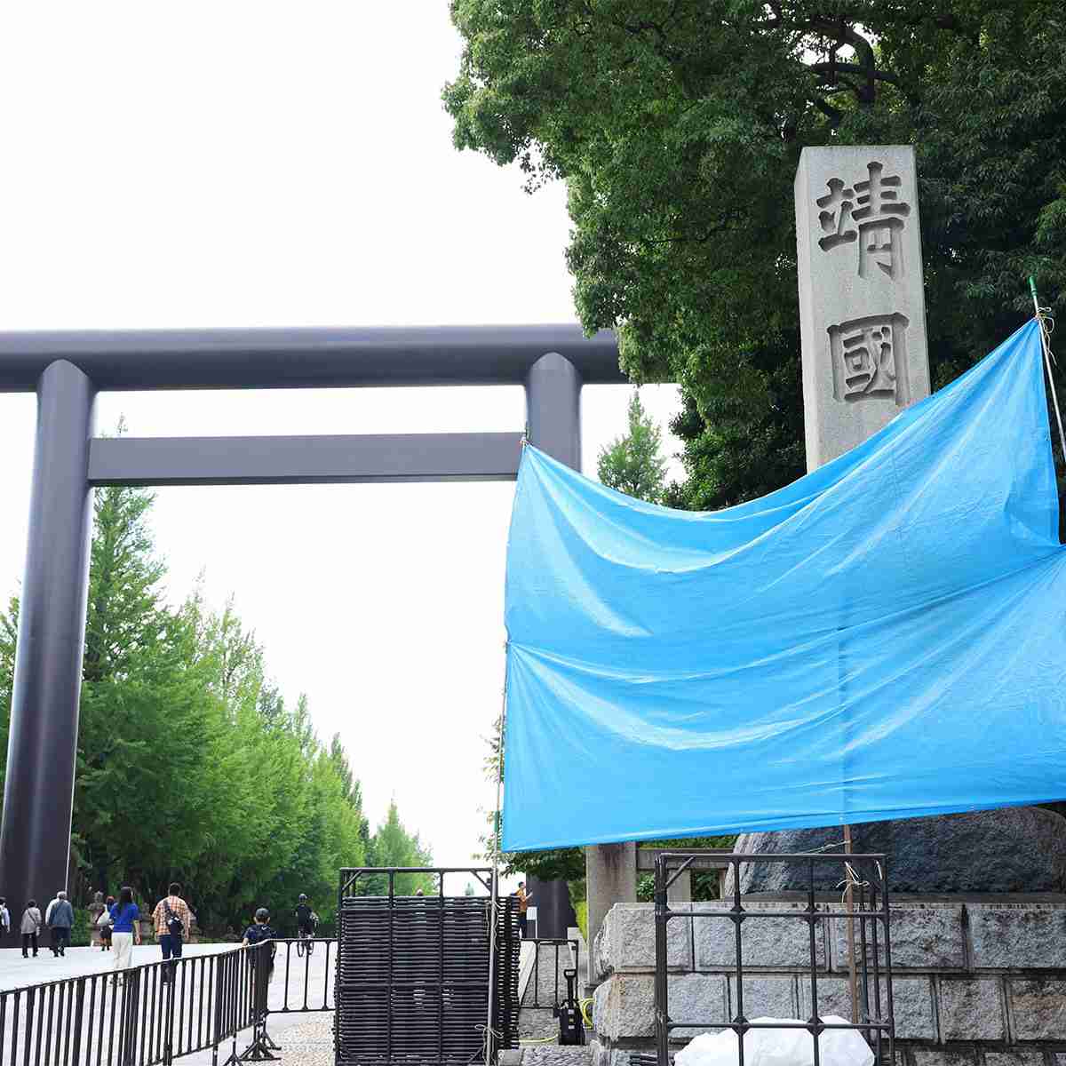 日本領事館、中国人の観光ビザ停止に「靖国“放尿”男の影響」報道「犯人は世界中から歓迎されない」現地でも納得の声（SmartFLASH） - Yahoo!ニュース