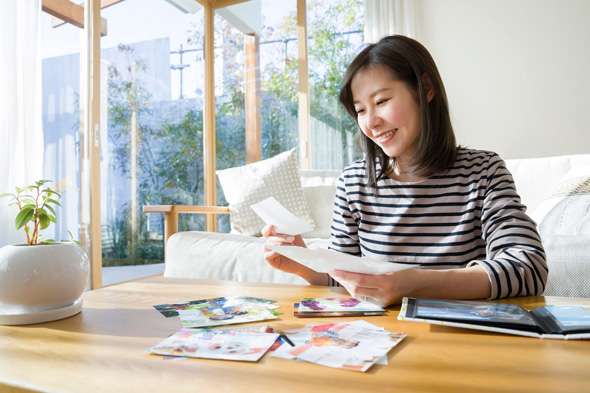 「これは嬉しい」　友人がくれた1枚の紙 → “まさかの出産祝い”に9万いいね！　「センス良過ぎ」「素敵な友人」と大反響