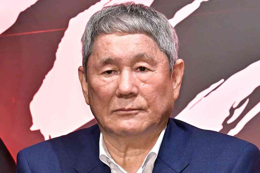 77歳・北野武の「超超超高級車」にネット衝撃 商店街を徐行する様子に「そんな車来たらチビる」の声