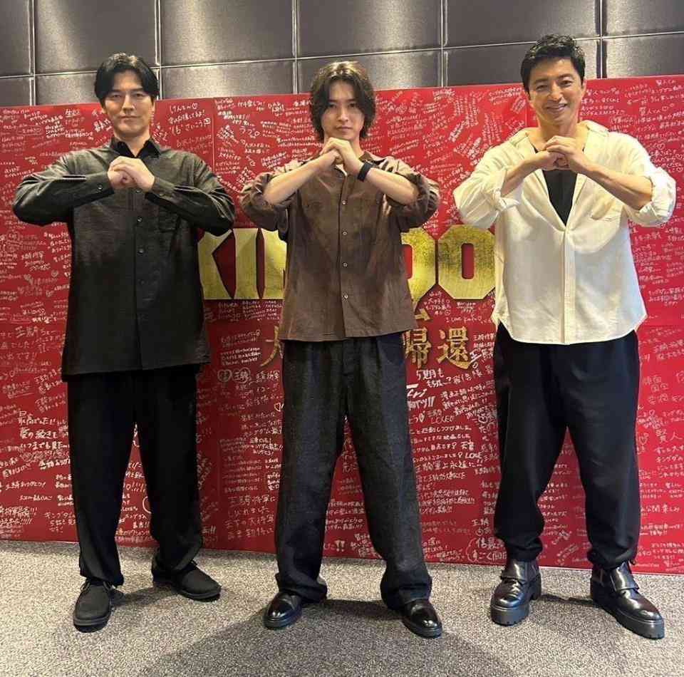 山﨑賢人&大沢たかお登場で博多駅前7000人集結「7千人の軍勢を見ているかのよう」と大興奮