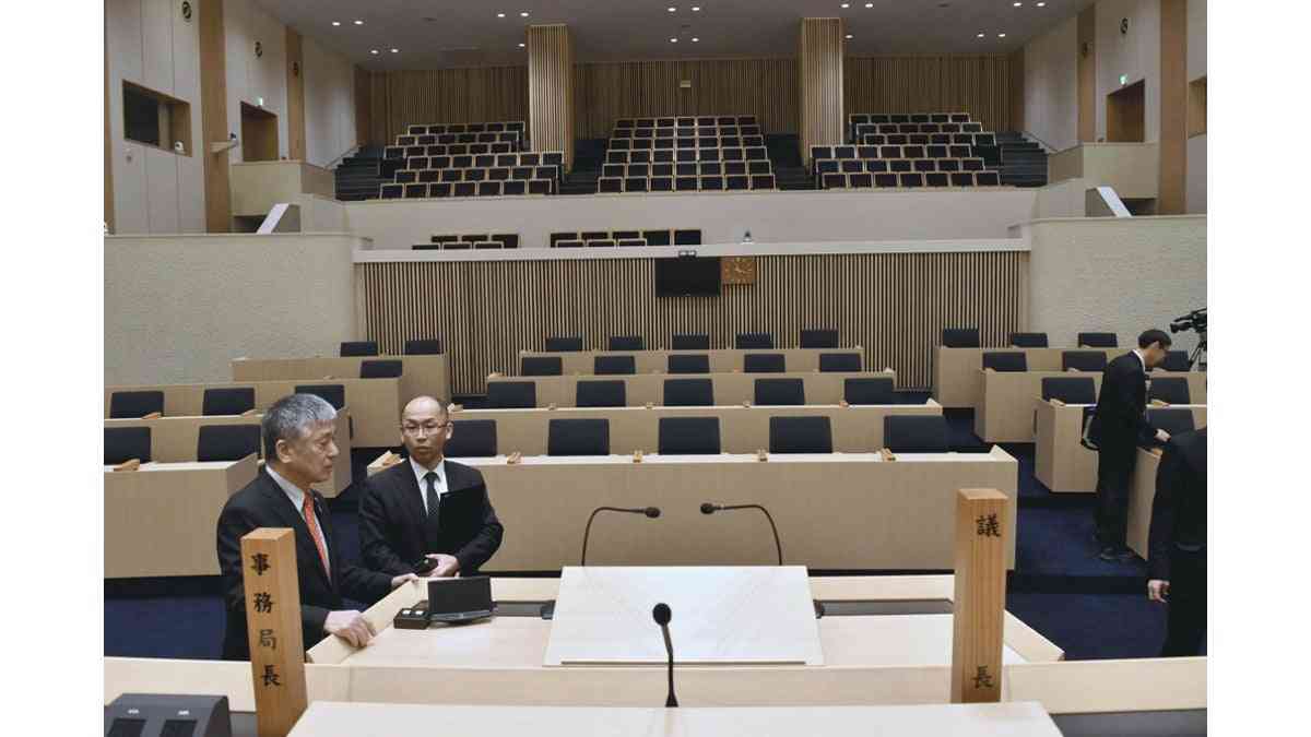 「子どもという商品の価値を高めて輩出するのが学校」県教育委員の発言を共産県議が批判、知事は議員の批判を「大変不適切」と逆批判 : 読売新聞