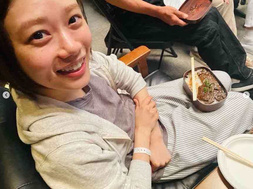 アンメット「三瓶先生が笑ってる！」杉咲花“ミヤビ”、チームアンメット集結の自撮りに「また会いたい」と反響