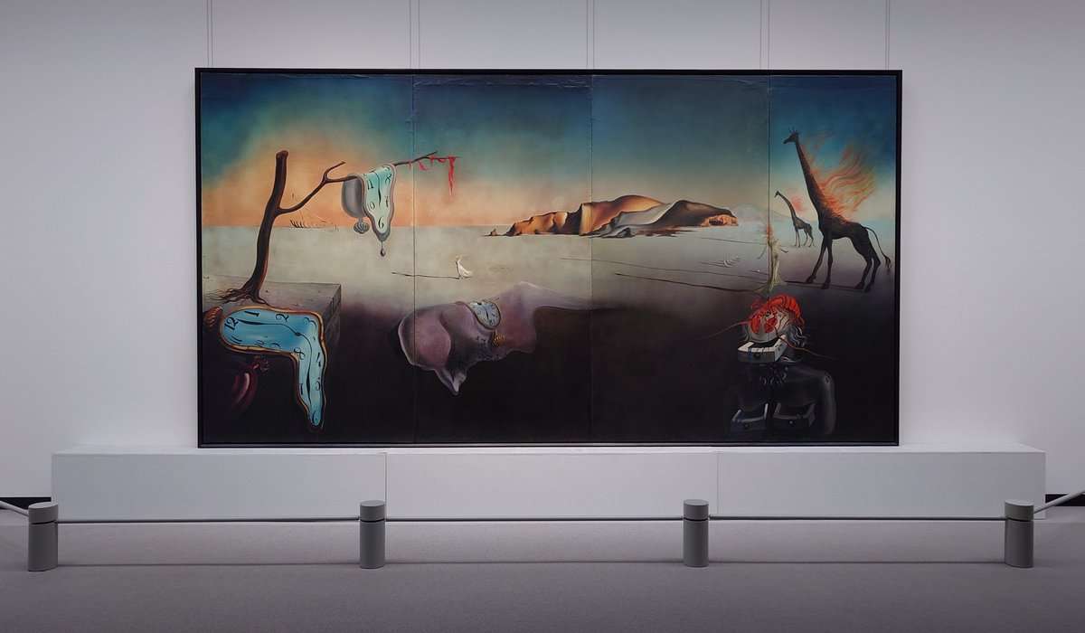 ダリのあの有名な絵画の実物が想像を裏切る小ささでびっくり「そんなに!?」「これは美術館あるある」