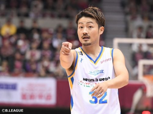 《また不倫》「子供の父親はあなた」「このまま普通にバスケできると思うなよ」バスケ元日本代表・狩野祐介に巻き起こった泥沼W不倫＆隠し子騒動
