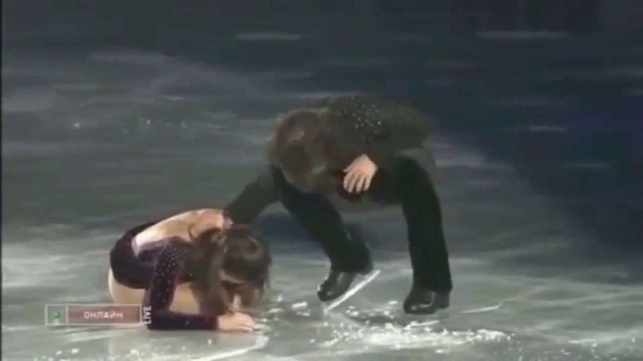 衝撃映像！フィギアスケート痛い！ハプニング集。羽生選手も。 - YouTube