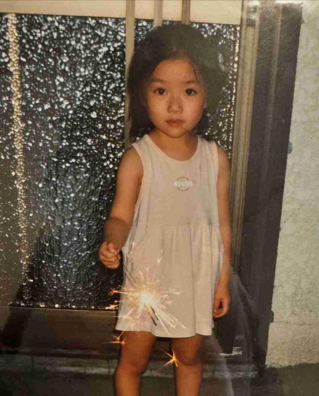 波瑠、“幼少期ショット”披露にファン歓喜「チビ波瑠ちゃん初出し写真!?」「可愛すぎです」