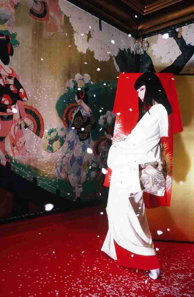 黒髪、切れ長の目、小さい鼻…元祖・トップモデル、山口小夜子が初めてパリで認められた瞬間