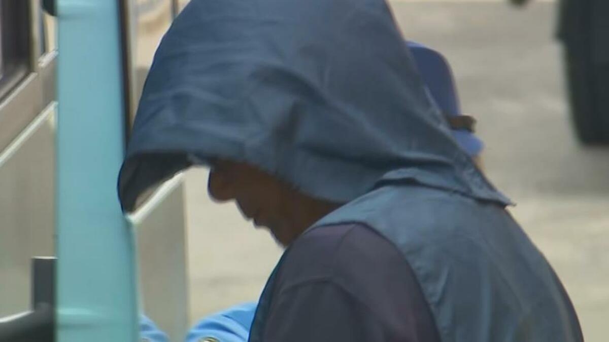 走行中の軽乗用車から外れたタイヤ直撃、４歳の女児は今も意識が戻らないままなのに…不正改造などで逮捕、車を所有の男「点検は任せていた」運転の男「改造は言われてやった」など自分の“責任逃れ”の旨の供述 | TBS NEWS DIG