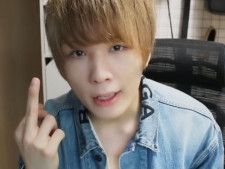 〈人気YouTuber殺人未遂で逮捕〉「有名になるためにイジメ配信しよや」頭の上に生卵、コーラをかけられドライヤーで根性焼き…「ぷす」から受けた仕打ちを共演者が告白。その後「イジメ配信のことは黙っとけよ」と口止めも