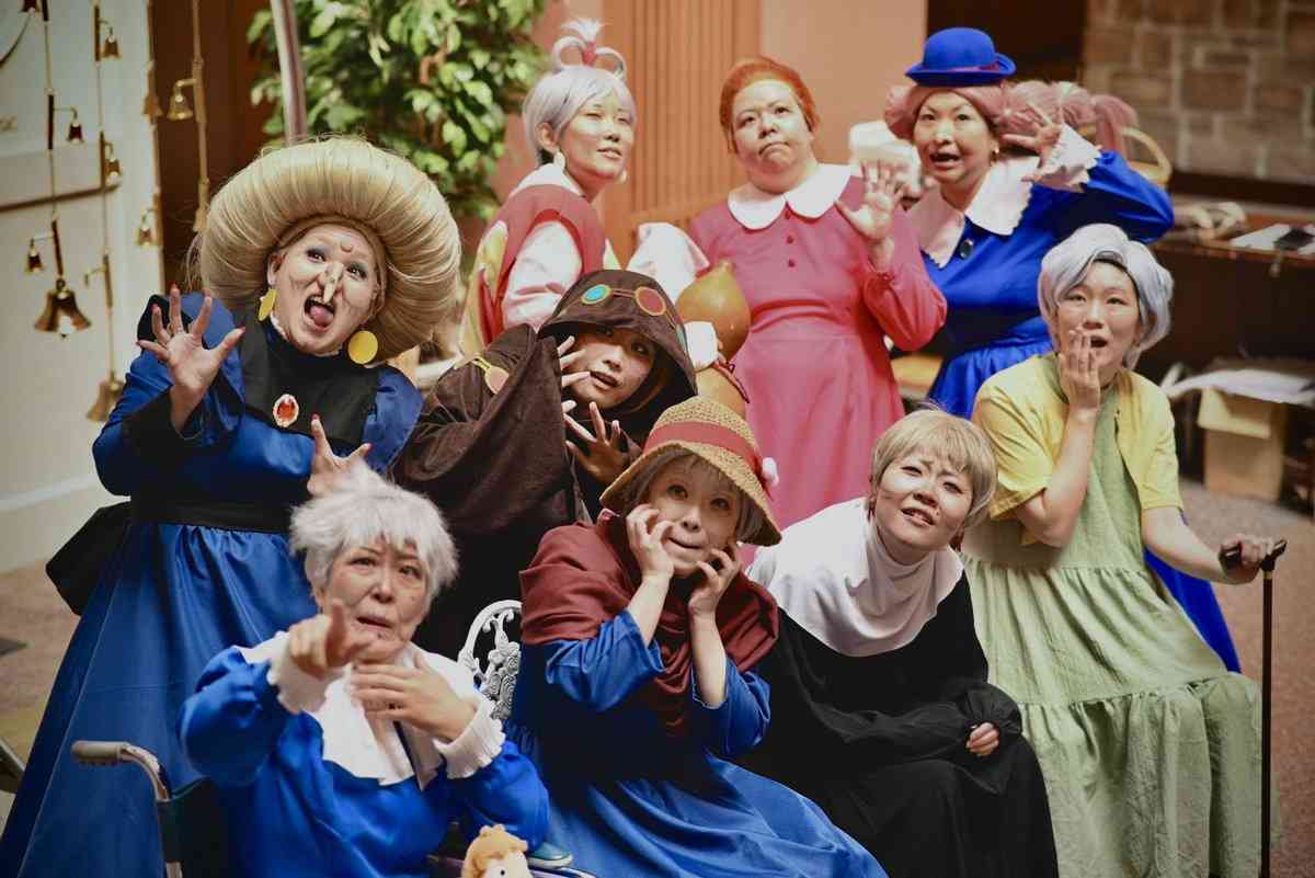10人全員わかる? ジブリの“お婆ちゃんキャラだけ”大集合した結果→「天才コスプレすぎる」「楽しそう」の声続々 ジブリ飯も再現…