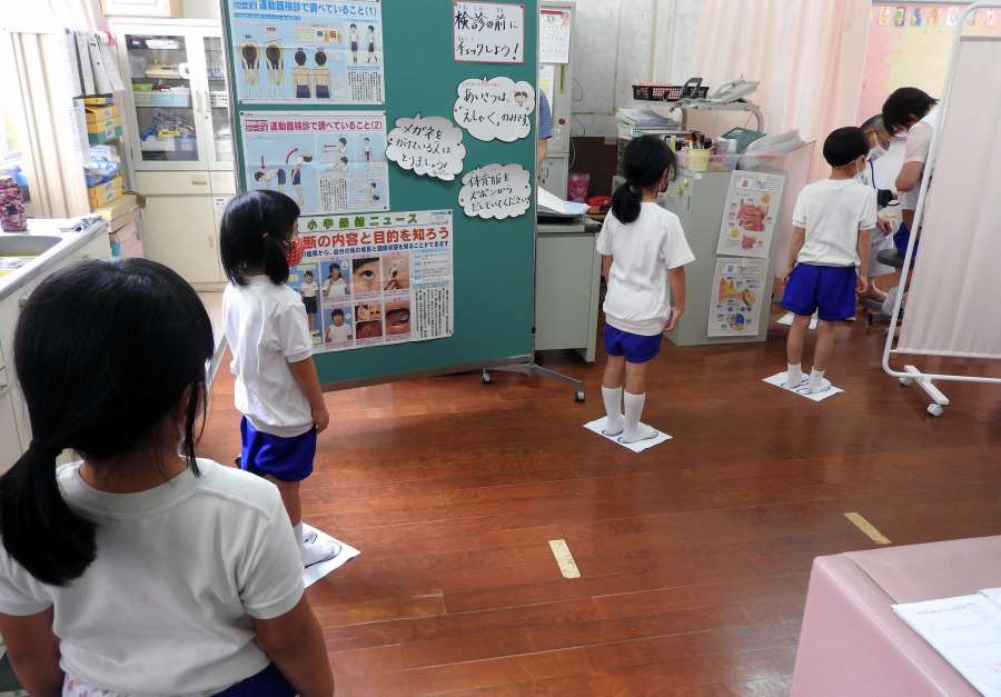 学校健診 下着脱ぐ必要ある？ ない？　　検査精度上げる目的も…思春期の子どもに気遣いを | 鹿児島のニュース | 南日本新聞 | 373news.com
