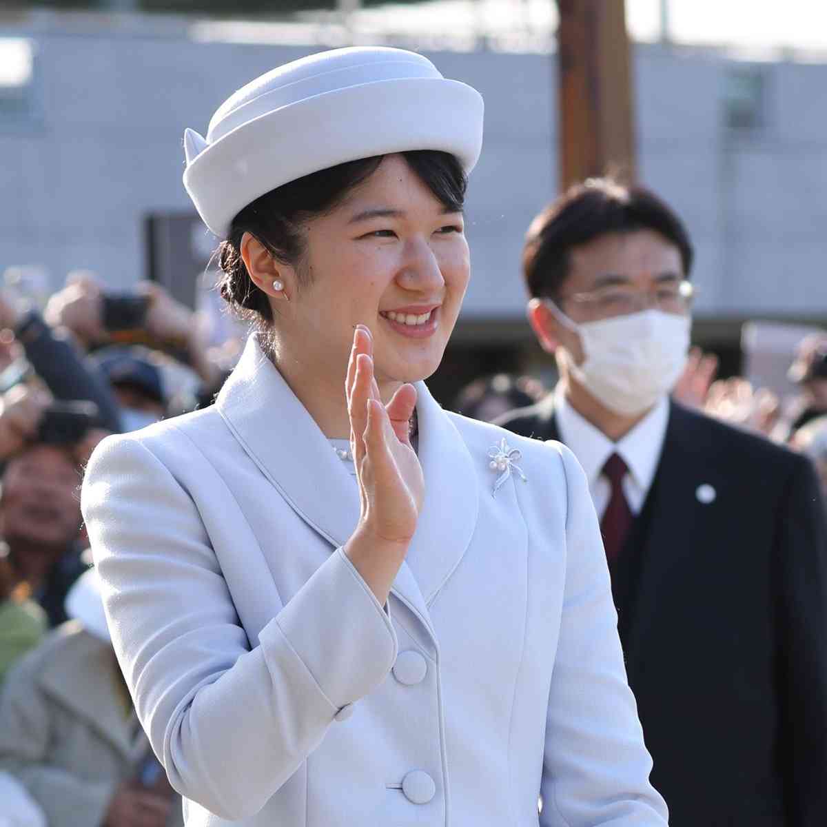 愛子さま　両陛下ご訪英で期待が高まる「皇室応援団」との交流ご代行（女性自身） - Yahoo!ニュース