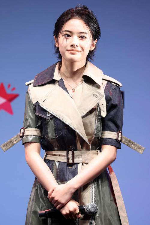 20歳モデル「サンジャポ」生出演でネット沸騰「美人で話入ってこない」「衣装マブい」姉は歌手 - 芸能 : 日刊スポーツ