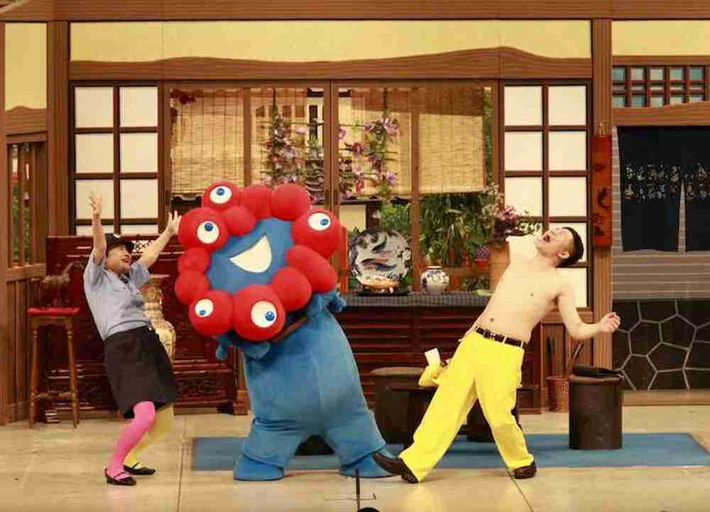 万博公式キャラ「ミャクミャク」が新喜劇にサプライズ登場！まさかの“乳首ドリル”＆「ごめんね～」― スポニチ Sponichi Annex 芸能